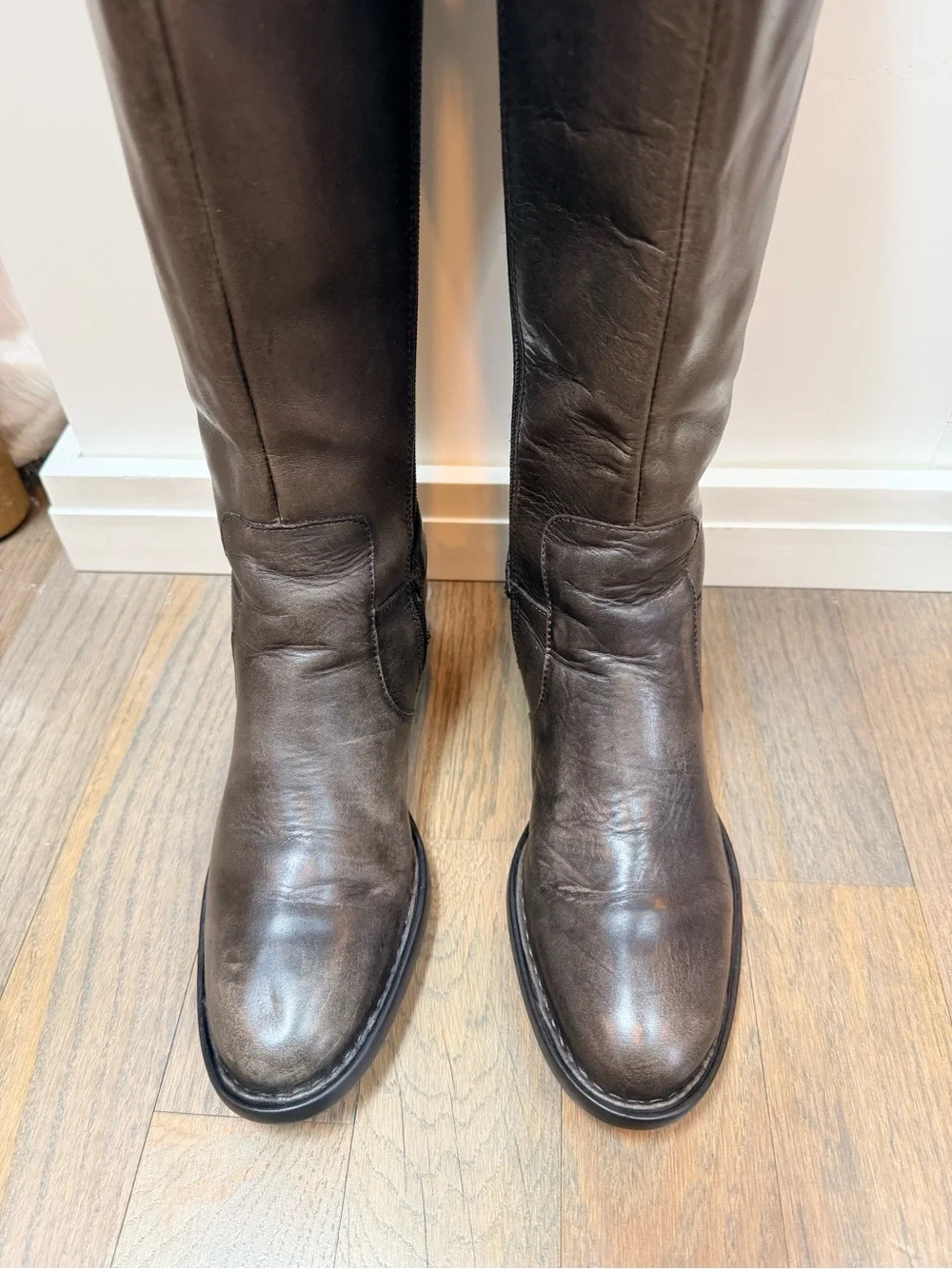 Born Helen Knee High Leather Riding Boots Distressed Womens 8 Tall Comfort